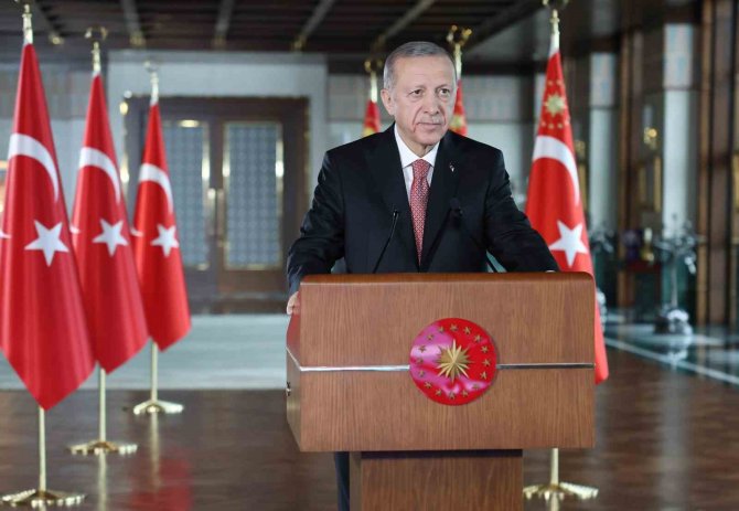 Cumhurbaşkanı Erdoğan: “Türkiye’nin Bölünmüş Yol Uzunluğunun 2023’te 30 Bin Kilometre Olacak”