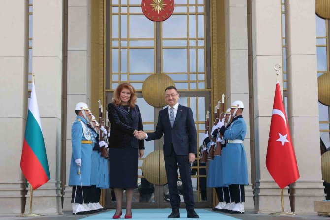Cumhurbaşkanı Yardımcısı Oktay, Bulgaristan Cumhurbaşkanı Yardımcısı Yotova İle Bir Araya Geldi