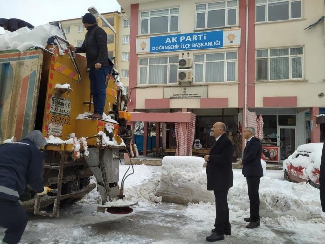 Doğanşehir İlçesinde Kar Yağışı Etkili Oldu
