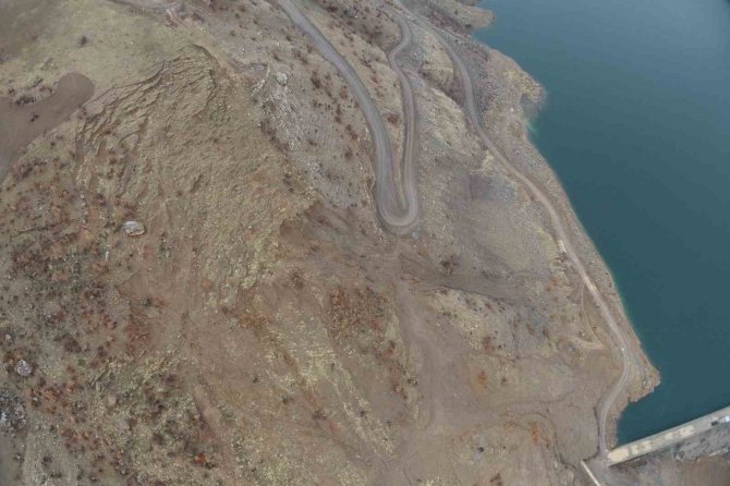 Afad, Dron İle Heyelanlı Yamaçlarda Riskli Kayalar İçin Devrede