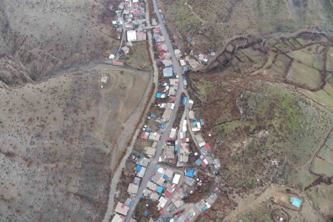 Afad, Dron İle Heyelanlı Yamaçlarda Riskli Kayalar İçin Devrede