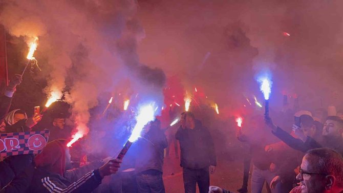 Transfer Yasağını Kaldıran Eskişehirspor Tesisleri Bayram Yeri Oldu