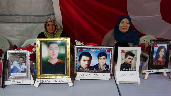 Evlat Nöbetindeki Anne Kızına Seslendi: "Ölmeden Seni Görmek, Allı Duvaklı Gelin Etmek İstiyorum"
