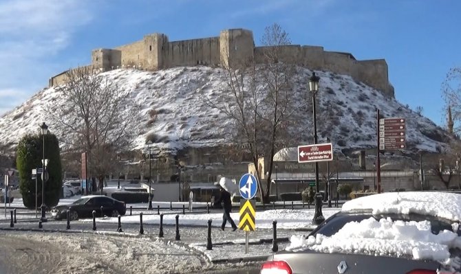 Gaziantep Güne Beyaz Örtüyle Uyandı