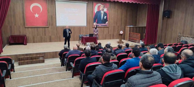 Gediz’de Muhtarlara “Aile Okulu Eğitimi”