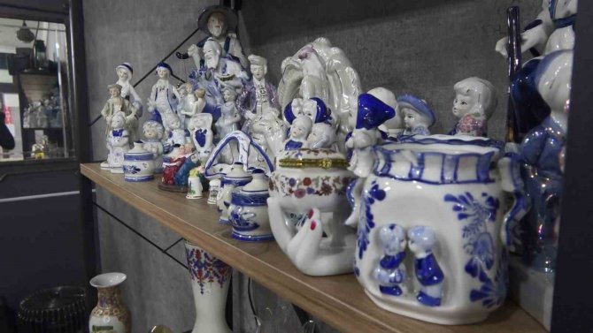 Bu Dükkanın Her Rafı Nostalji Kokuyor