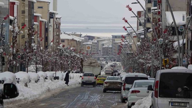 Muş’ta 297 Köy Yolu Ulaşıma Kapandı