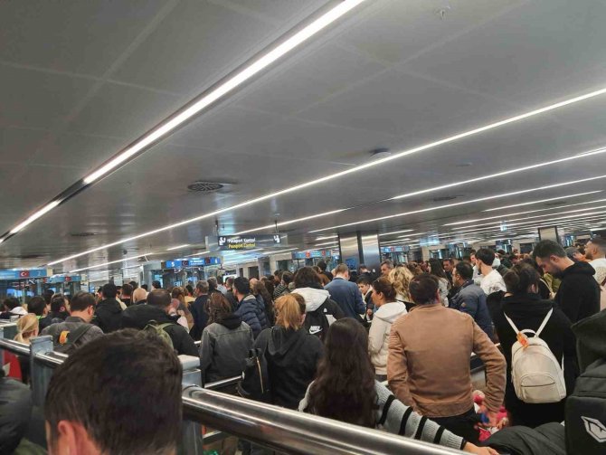 Sabiha Gökçen Havalimanı’nda Elektrik Kesintisi Yaşandı