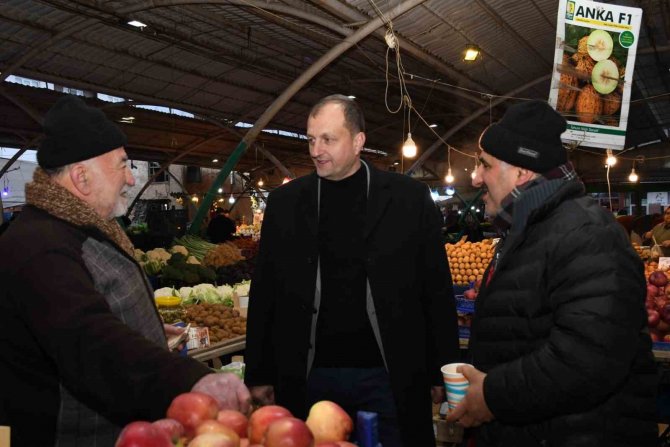 Başkan Usta Mesaiye Pazarda Başlıyor