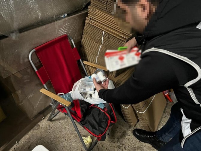 İ̇stanbul’da Sahte İçki Operasyonunda 5 Şüpheli Gözaltına Alındı