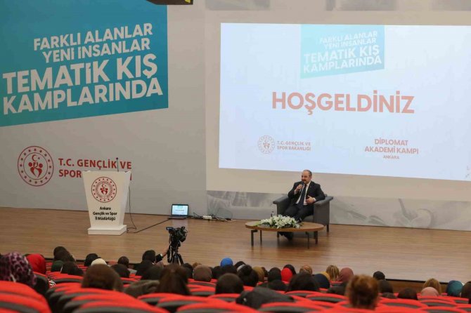 Bakan Varank ‘Diplomat Akademi Kampı’na Katıldı