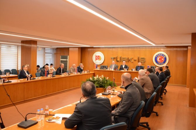 Türk-i̇ş Genel Başkanı Atalay: “Talebimiz, Seçim Sathına Girmeden Kamu Sözleşmelerini Bitirmek”