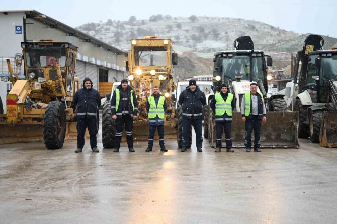 Karesi Belediyesi Karla Mücadeleye Hazır
