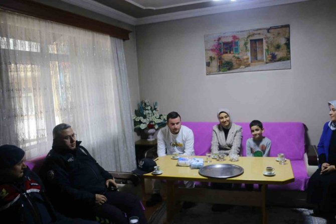 Kaymakam Güneş İlk Ziyaretini Şehit Ailelerine Ve Gazilere Yaptı