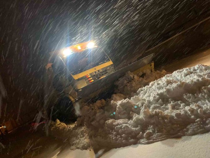 Kayseri’de Kapanan 116 Kırsal Mahalle Yolu Ulaşıma Açıldı