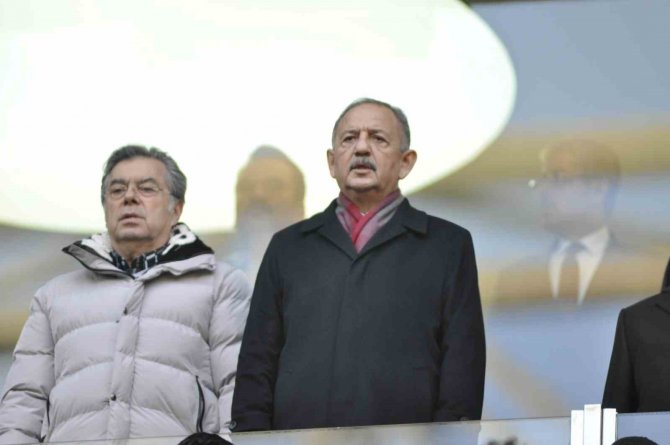 Spor Toto Süper Lig: Kayserispor: 0 - Medipol Başakşehir: 0 (İ̇lk Yarı)