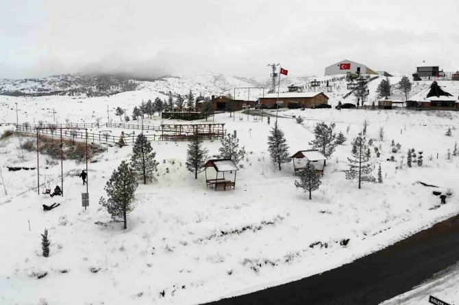Karın Keyfini Dinek Dağı’nda Çıkardılar
