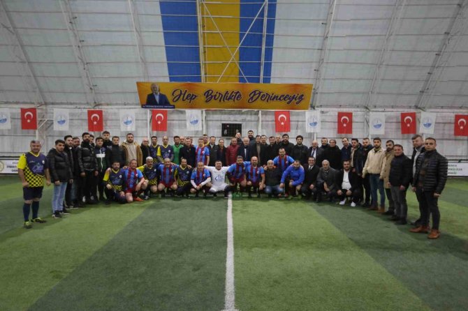 Kozlarını Futbol Turnuvasında Paylaşıyorlar