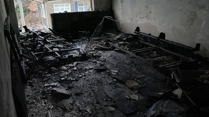 Doğalgaz Patlamasında Ağır Yaralanan Anne İle Oğlu Yaşam Mücadelesini Kaybetti