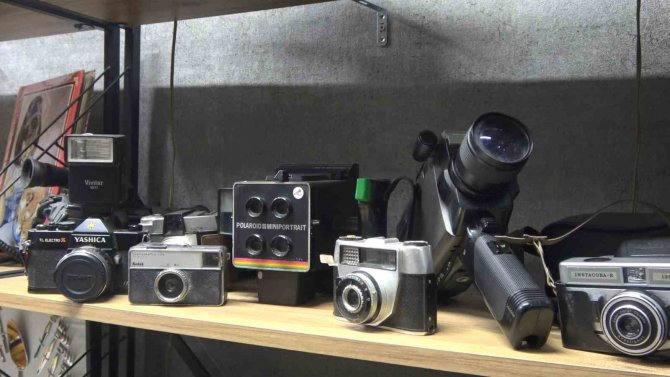 Bu Dükkanın Her Rafı Nostalji Kokuyor