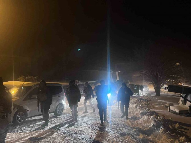 Elazığ’daki Kayıp Kuzenler Olayında Şafak Operasyonu: 12 Kişi Gözaltına Alındı