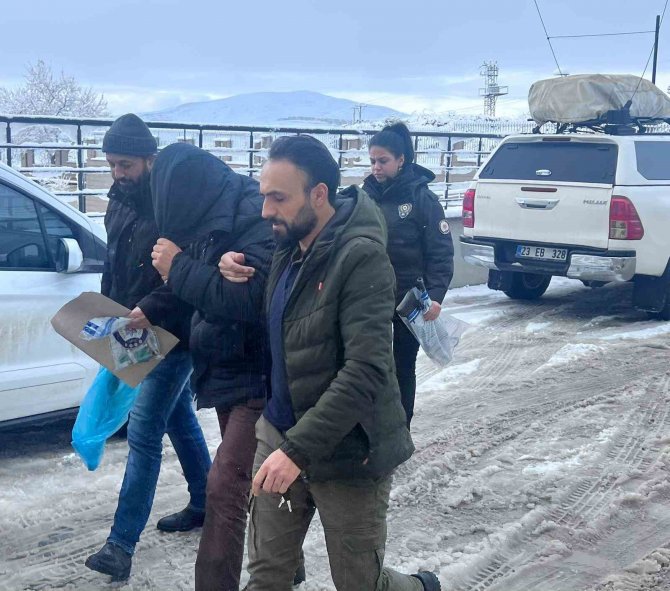 Elazığ’daki Kayıp Kuzenler Olayında Şafak Operasyonu: 12 Kişi Gözaltına Alındı