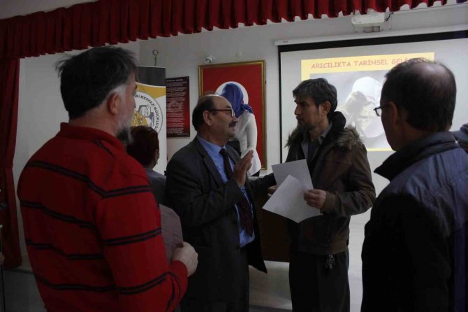 Bal Yapmak İsteyen Bu Kursa Gidiyor