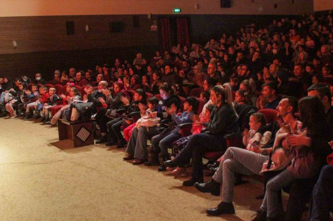 Kütahya’da Barış Manço Şarkıları Yankılandı