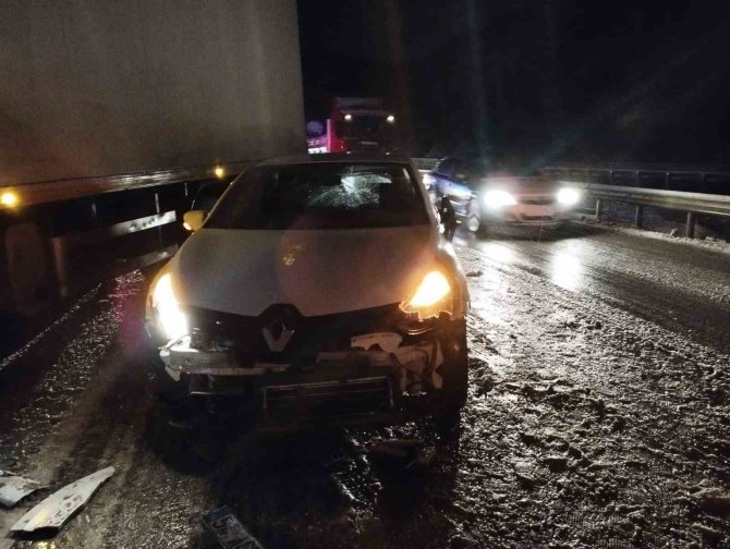 Kütahya’da Zincirleme Trafik Kazası: 1 Yaralı