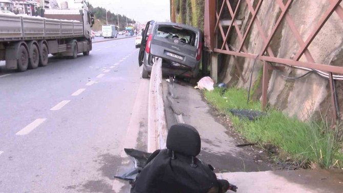 Maltepe’de Bariyerler Kaza Yapan Aracın Önünden Girip Arkasından Çıktı