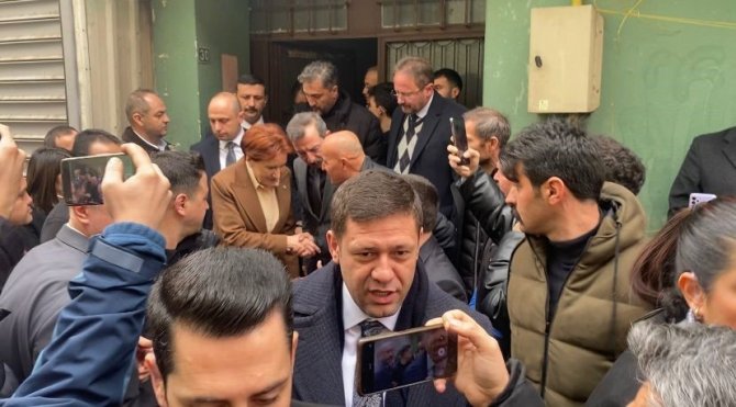 Meral Akşener, Sinan Ateş’in Ailesini Ziyaret Etti