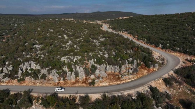 Silifke Kırsalında 8 Kilometrelik Yol Yenilendi