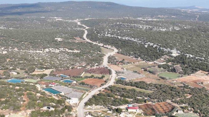 Silifke Kırsalında 8 Kilometrelik Yol Yenilendi