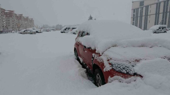 Bingöl Kar Kalınlığı 40 Santime Ulaştı: 283 Köy Yolu Kapandı