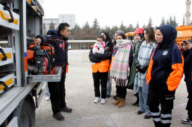 Neü’de Geleceğin Paramedikleri “Destek Afad Gönüllüsü” Oldu