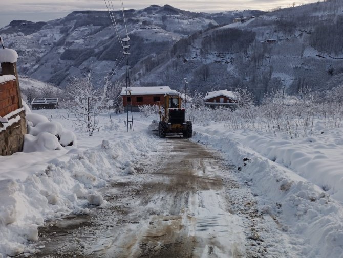 Ordu’da Karla Kapanan 197 Mahalle Yolu Ulaşıma Açıldı