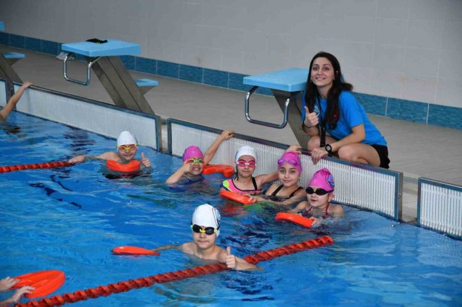 Ortahisar’ın Spor Kompleksi Vatandaşların Akınına Uğruyor