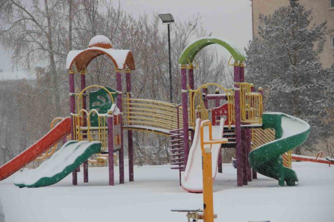 Beklenen Kar Kenti Beyaza Bürüdü, Kartpostallık Görüntüler Oluştu