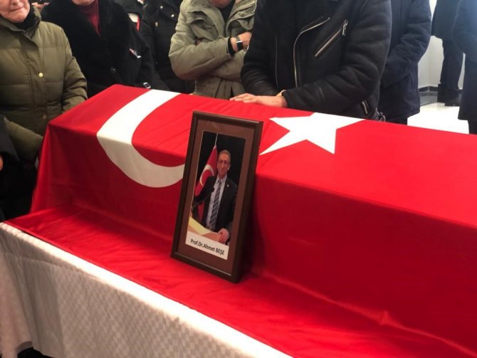 Yakalandığı Amansız Hastalığa Yenik Düşen Prof. Dr. Ahmet Beşe, Son Yolculuğuna Uğurlandı