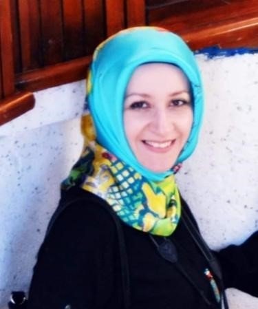 Ressam Şengül Otman, Dünyanın Dünyanın En Dar Sokakları Arasında Gösterilen Dikiciler Arastasını Resmetti