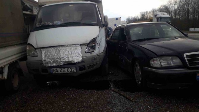 Köpeğe Çarpmamak İçin Manevra Yapınca Kamyonete Çarptı: 1 Yaralı