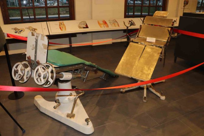 İ̇nsanlar Eskiden Bu Aletlerle Tedavi Ediliyordu