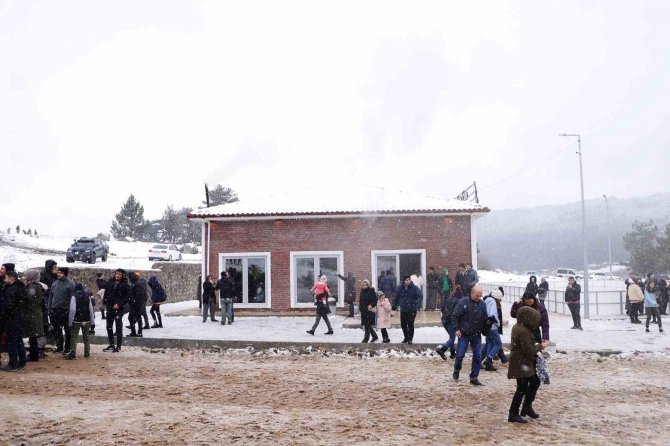 Simav Gölcük Yaylasında Kızak Pisti Hizmete Girdi