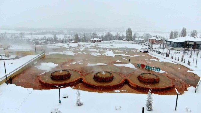 Atınkale Travertenleri Kar Manzarasıyla Büyüledi