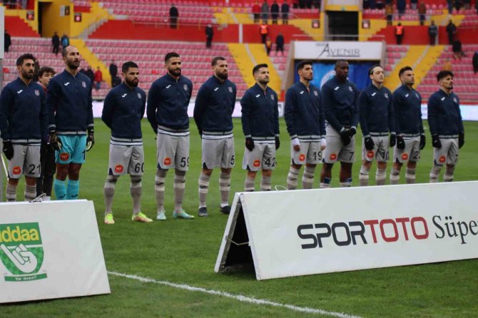 Spor Toto Süper Lig: Kayserispor: 0 - Medipol Başakşehir: 0 (Maç Devam Ediyor)