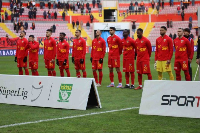 Spor Toto Süper Lig: Kayserispor: 0 - Medipol Başakşehir: 0 (Maç Devam Ediyor)