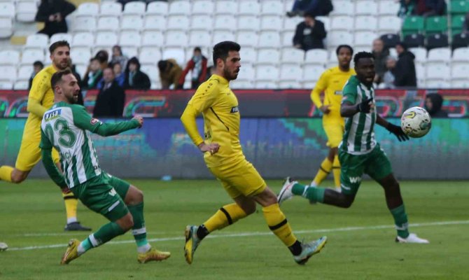 Spor Toto Süper Lig: Konyaspor: 0 - İ̇stanbulspor: 0 (İ̇lk Yarı)