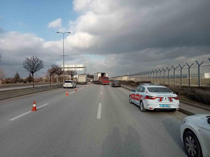 Ankara’da Kamyon İle Minibüs Çarpıştı: 7 Yaralı