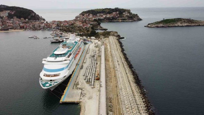 Amasra’da Mendirek İnşasında Sona Yaklaşıldı