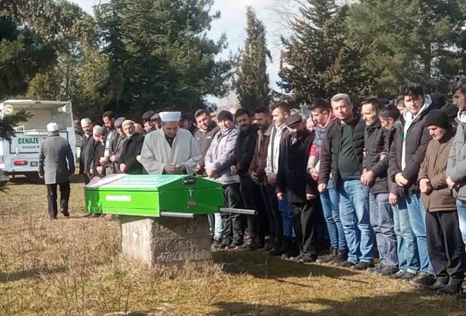 Kazada Ölen Genç Muavin Toprağa Verildi